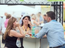 Retail Business Mixer 2017 on the beach (25)